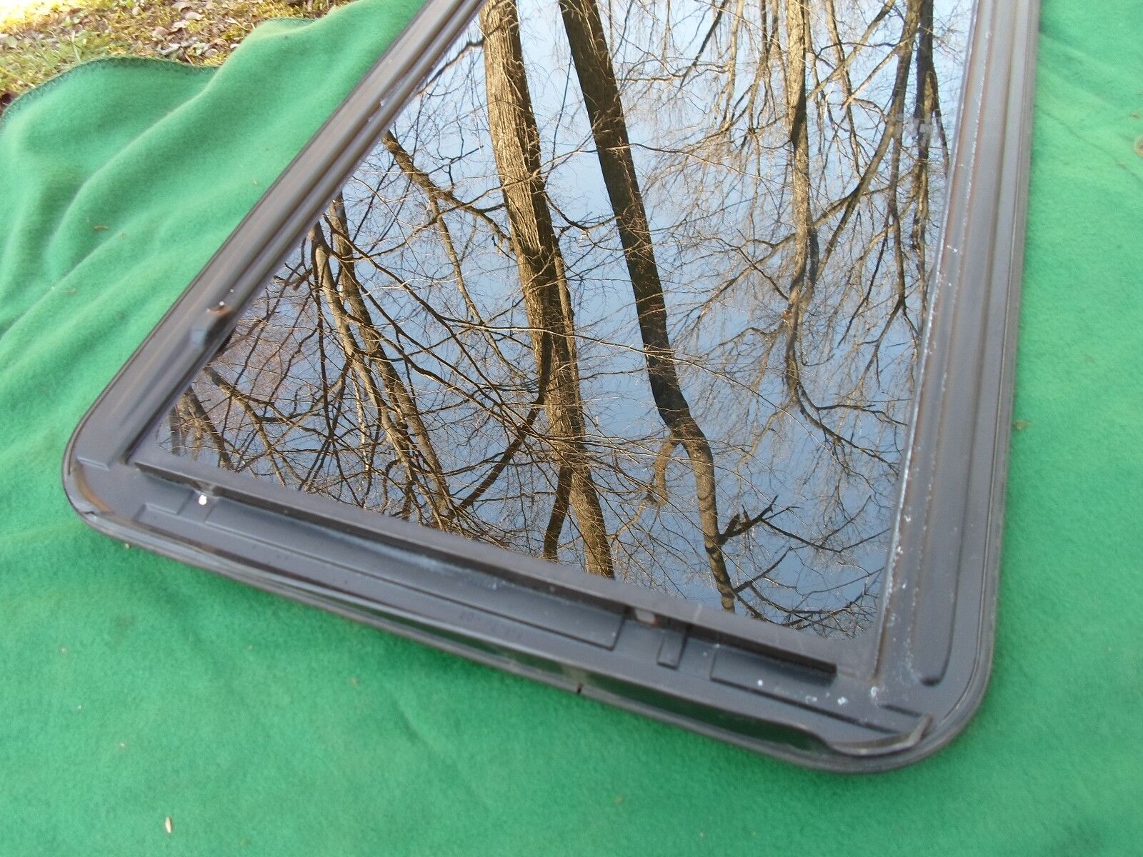 2002 CADILLAC SEVILLE YEAR SPECIFIC OEM FACTORY SUNROOF GLASS FREE SHIPPING! - RarePartsFinder.Com