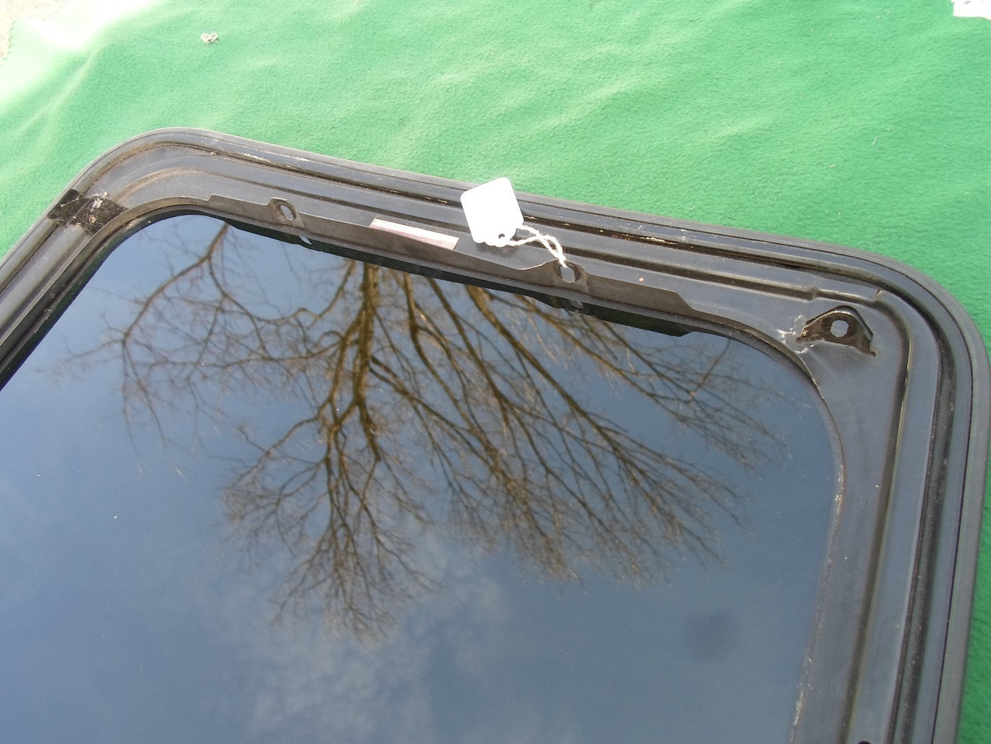 1999 CHEVY CHEVROLET CAVALIER OEM YEAR SPECIFIC SUNROOF GLASS PANEL  FREE SHIP!