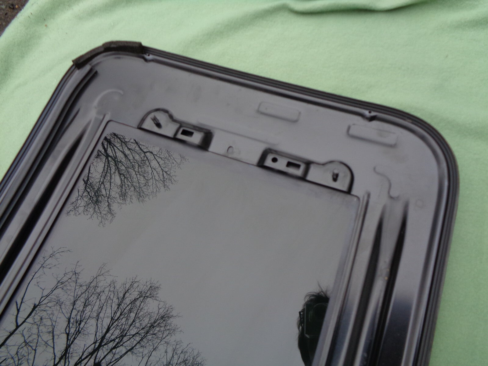 03 04 05 06  MITSUBISHI  OUTLANDER OEM FACTORY SUNROOF GLASS  FREE SHIPPING!