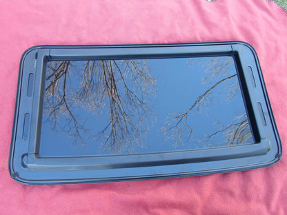 2004 LEXUS GS300 OEM FACTORY YEAR SPECIFIC SUNROOF GLASS FREE SHIPPING! - RarePartsFinder.Com
