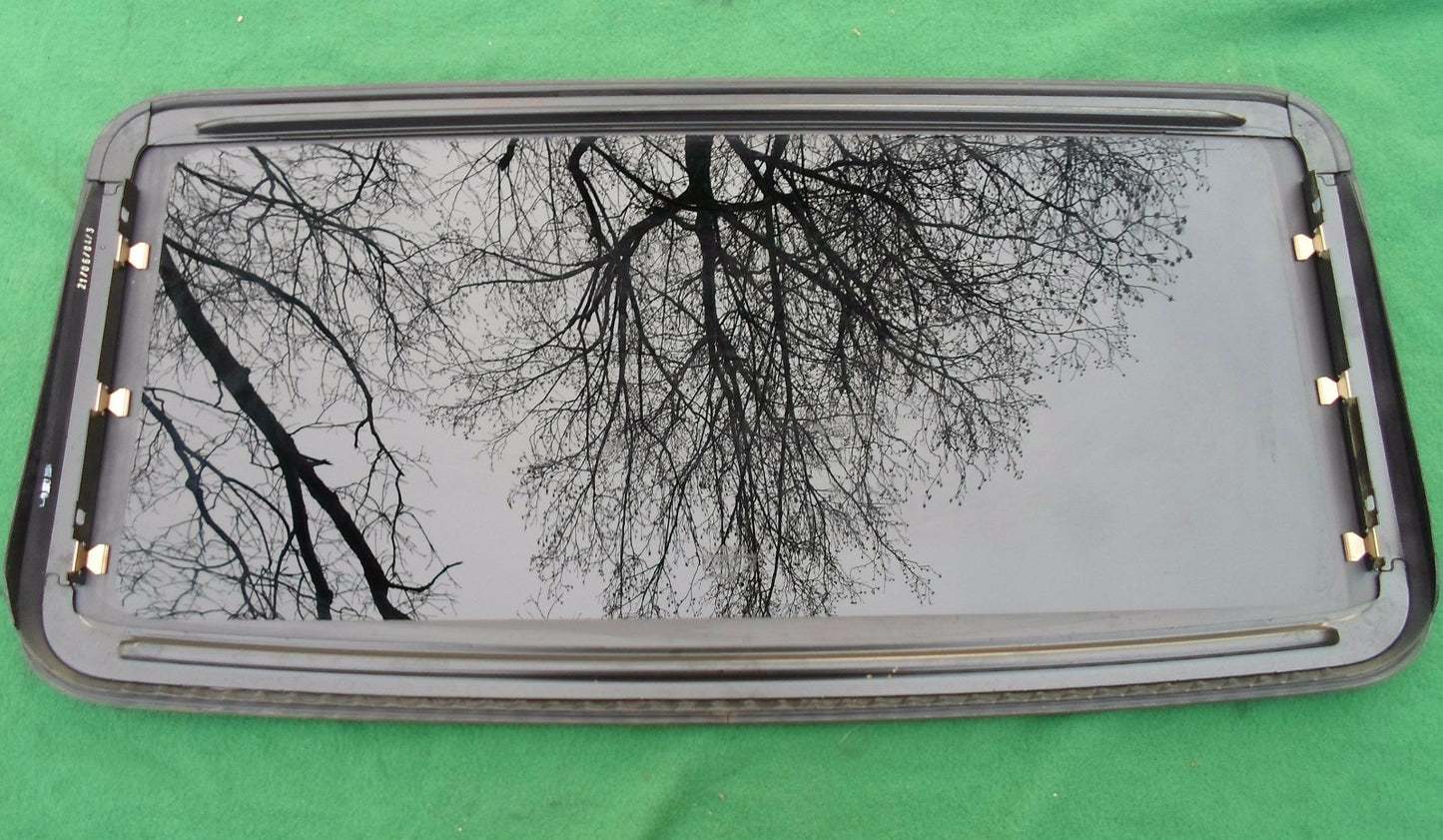 2004 VOLVO XC90 OEM YEAR SPECIFIC SUNROOF GLASS  NO ACCIDENT FREE SHIPPING!