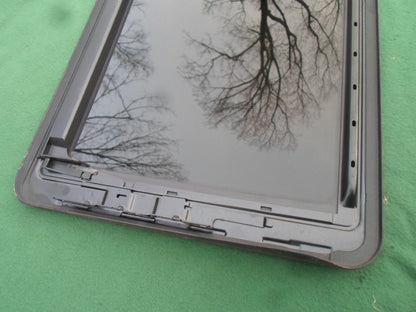 2005  MERCEDES BENZ E500 OEM YEAR SPECIFIC SUNROOF GLASS  FREE SHIPPING - RarePartsFinder.Com