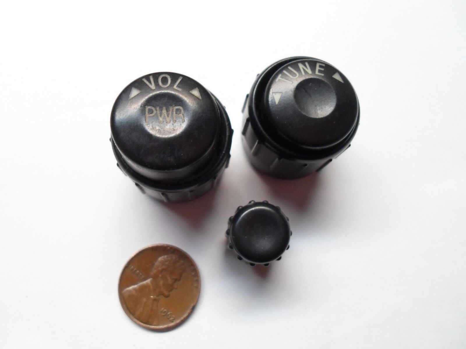 03 04 05 06 07 KIA SORENTO  RADIO STEREO TUNER CONTROL KNOB SET OEM FREE SHIP - RarePartsFinder.Com