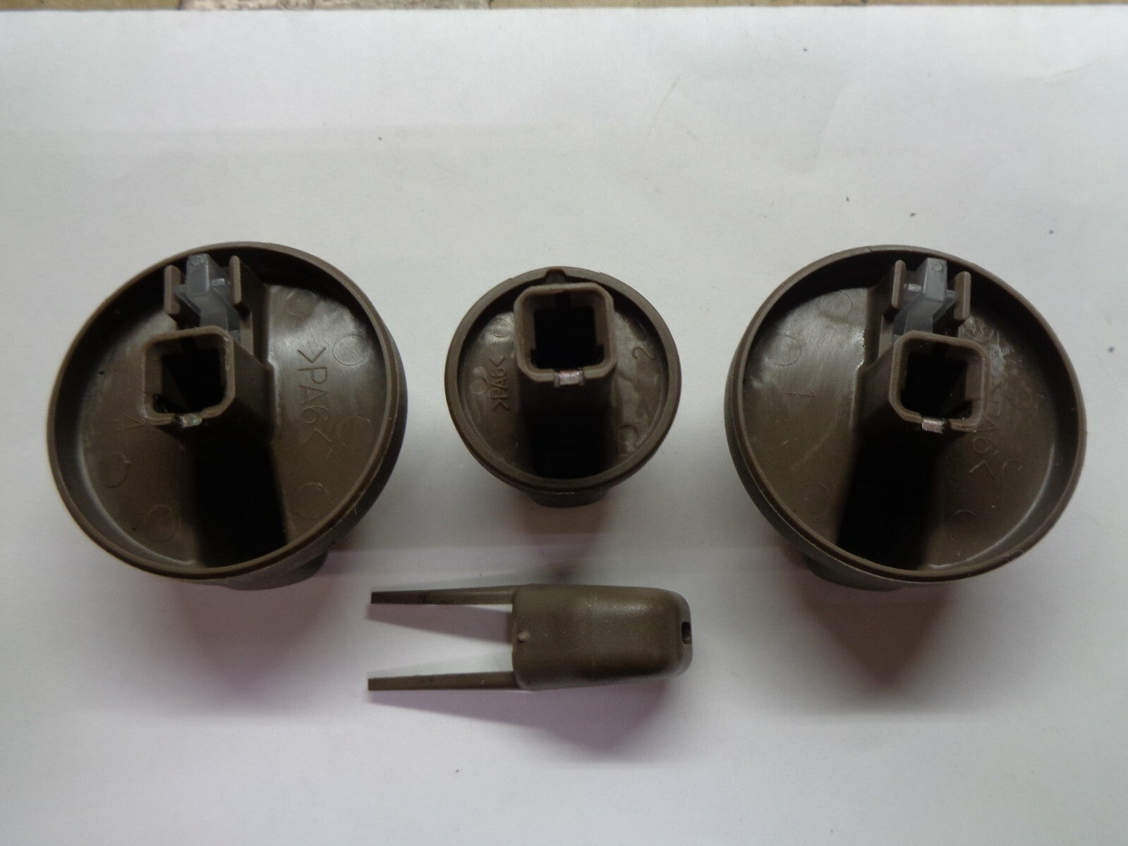 1998 - 2002 TOYOTA COROLLA AC HEATER CLIMATE CONTROL KNOB SET OEM FREE SHIPPING! - RarePartsFinder.Com