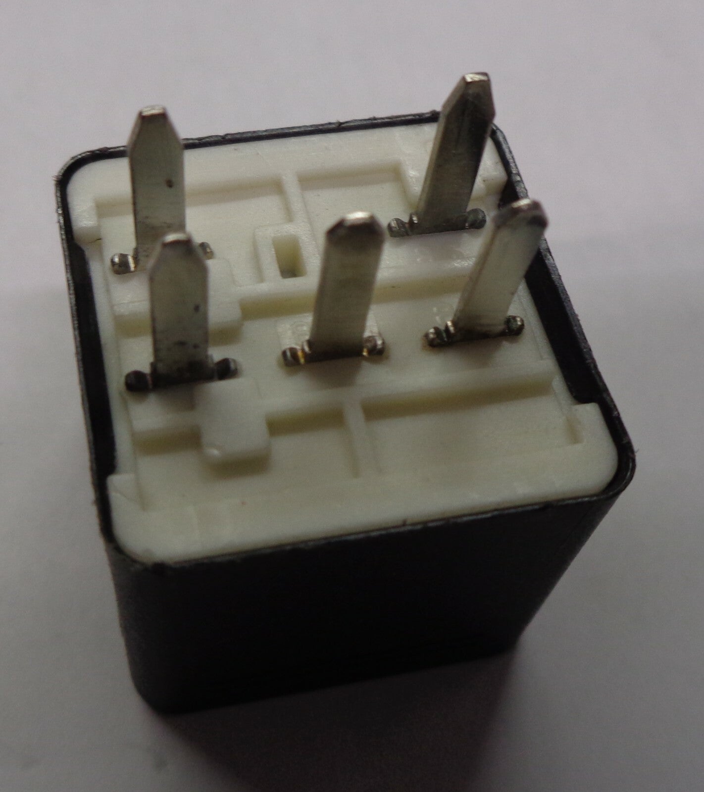 USA SELLER GM HELLA OEM 12193612 3612 RELAY  1 YEAR WARRANTY! GM11 - RarePartsFinder.Com