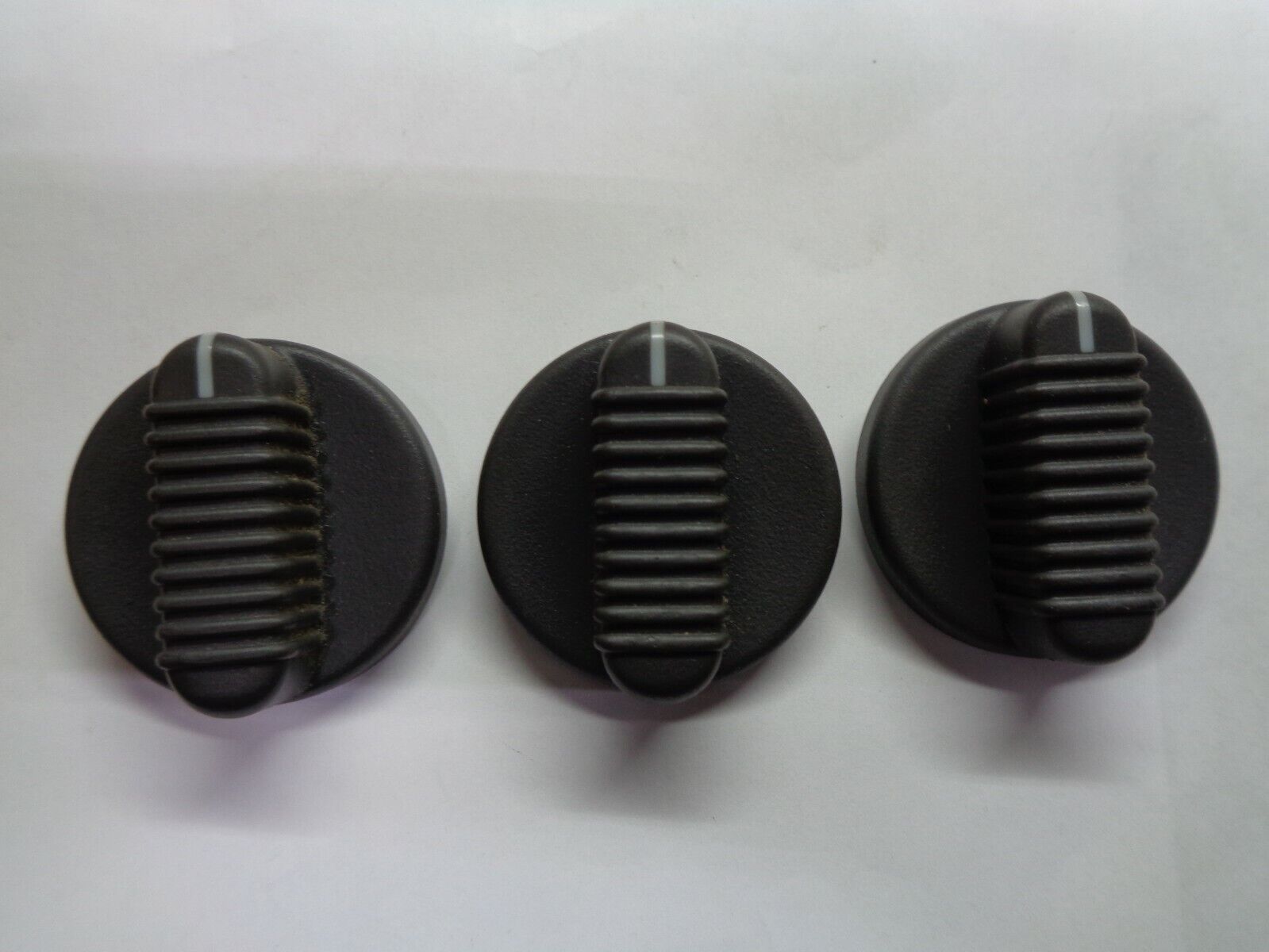 2001 GMC YUKON CLIMATE CONTROL HEATER AC KNOB SET OEM FREE SHIPPING! - RarePartsFinder.Com