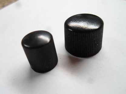 03 04 MITSUBISHI OUTLANDER  RADIO STEREO CONTROL KNOB SET OEM FREE SHIPPING!