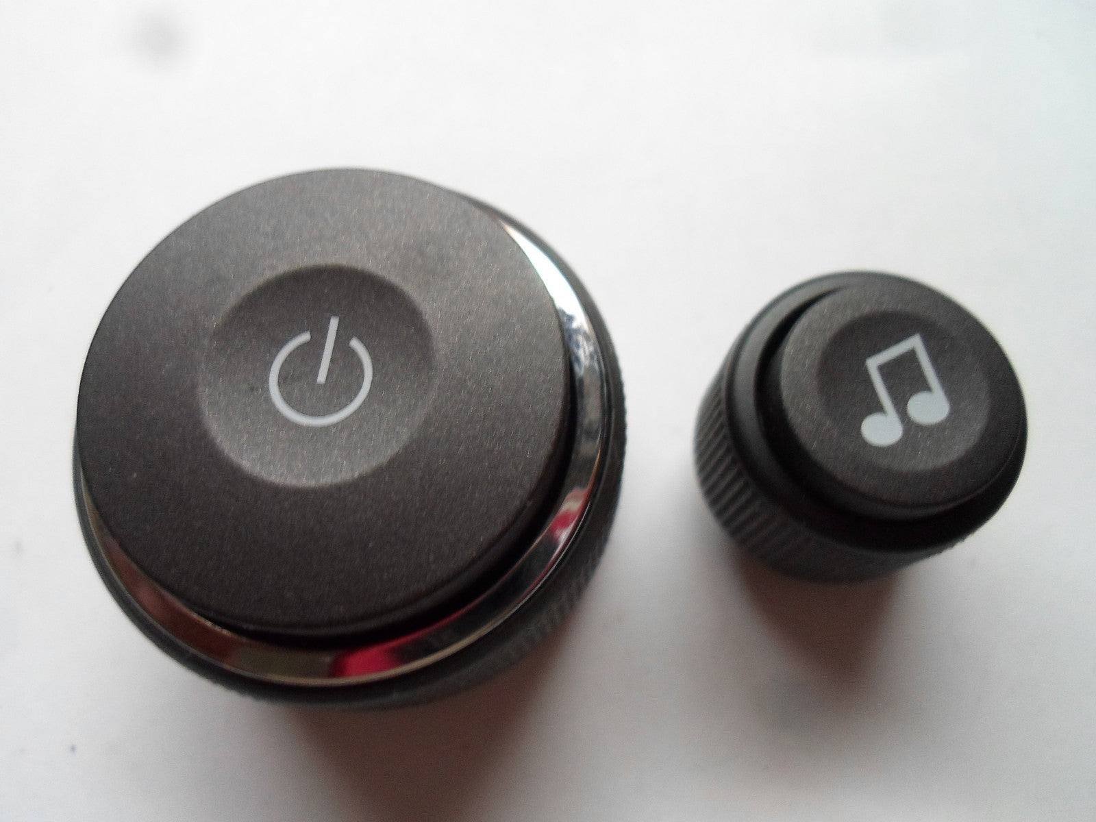 06 07 08 09 BUICK LUCERNE OEM RADIO STEREO TUNER KNOB SET