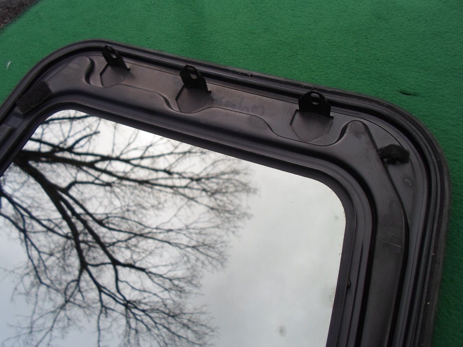 2005 FORD TAURUS YEAR SPECIFIC SUNROOF GLASS OEM   NICE SEAL  FREE SHIPPING!