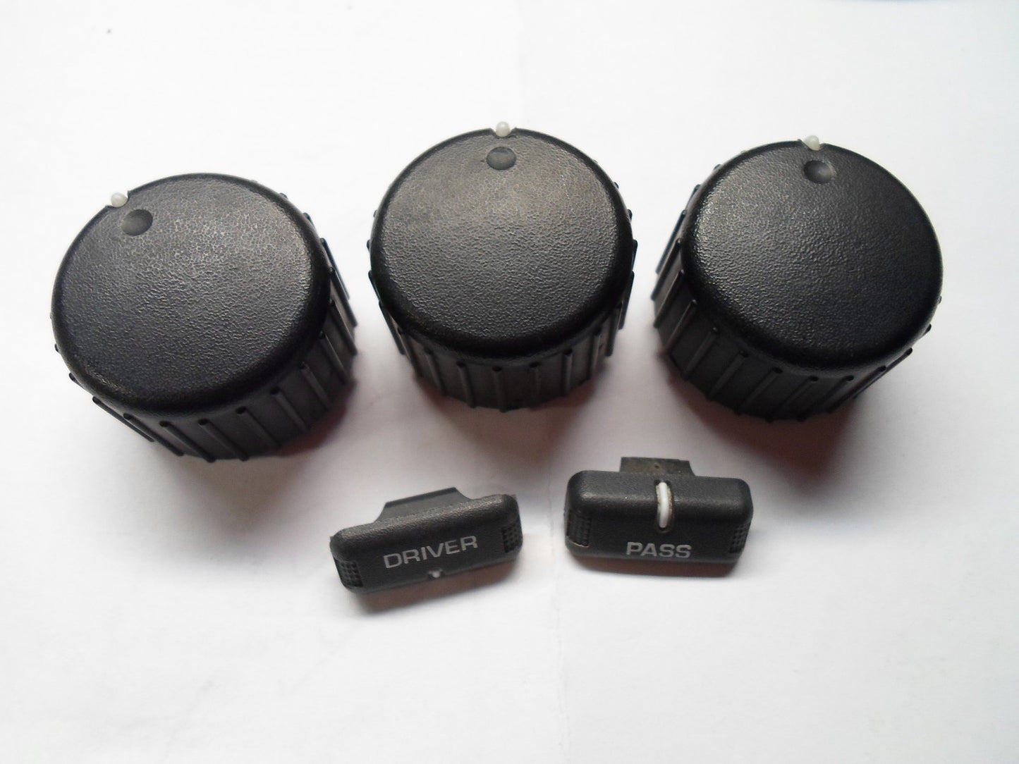 CARAVAN VOYAGER TOWN & COUNTRY CLIMATE CONTROL KNOB SET OEM