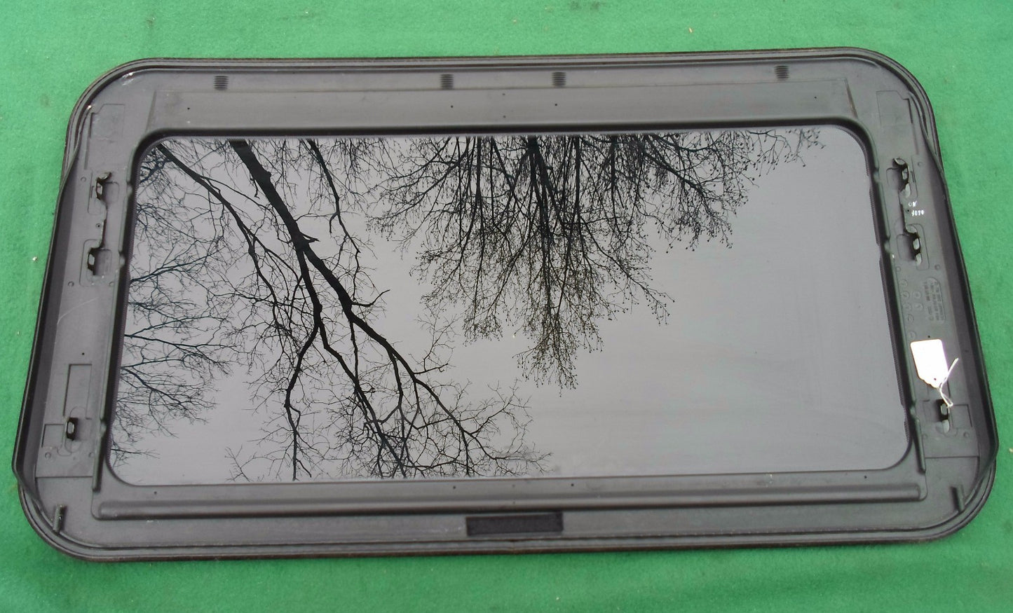 2000 AUDI A4  2.8 QUATTRO  YEAR SPECIFIC SUNROOF GLASS PANEL  OEM FREE SHIPPING!