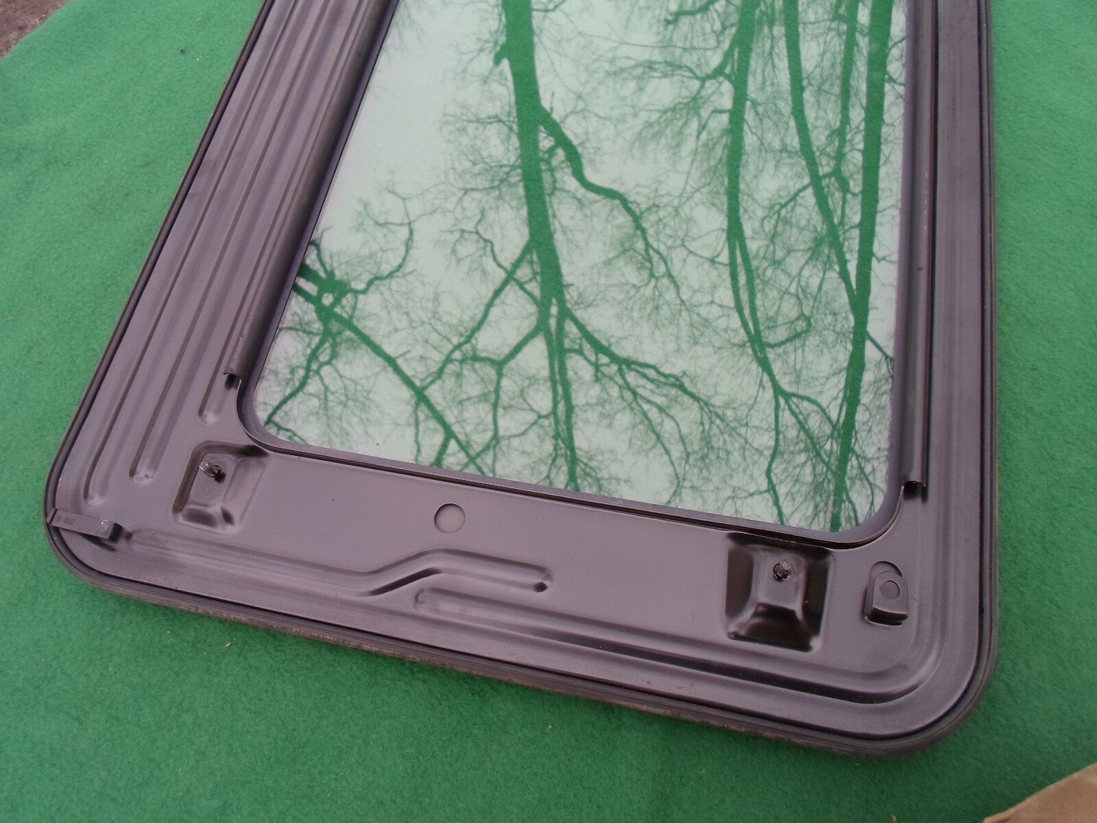 2001 NISSAN MAXIMA YEAR SPECIFIC OEM FACTORY SUNROOF GLASS FREE SHIPPING - RarePartsFinder.Com