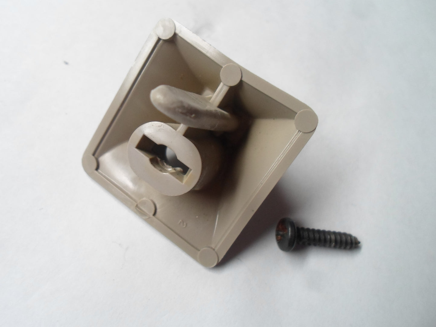 1991 LINCOLN TOWN CAR SUN VISOR CLIP W/ MOUNT SCREW  OEM FREE SHIPPING SV1