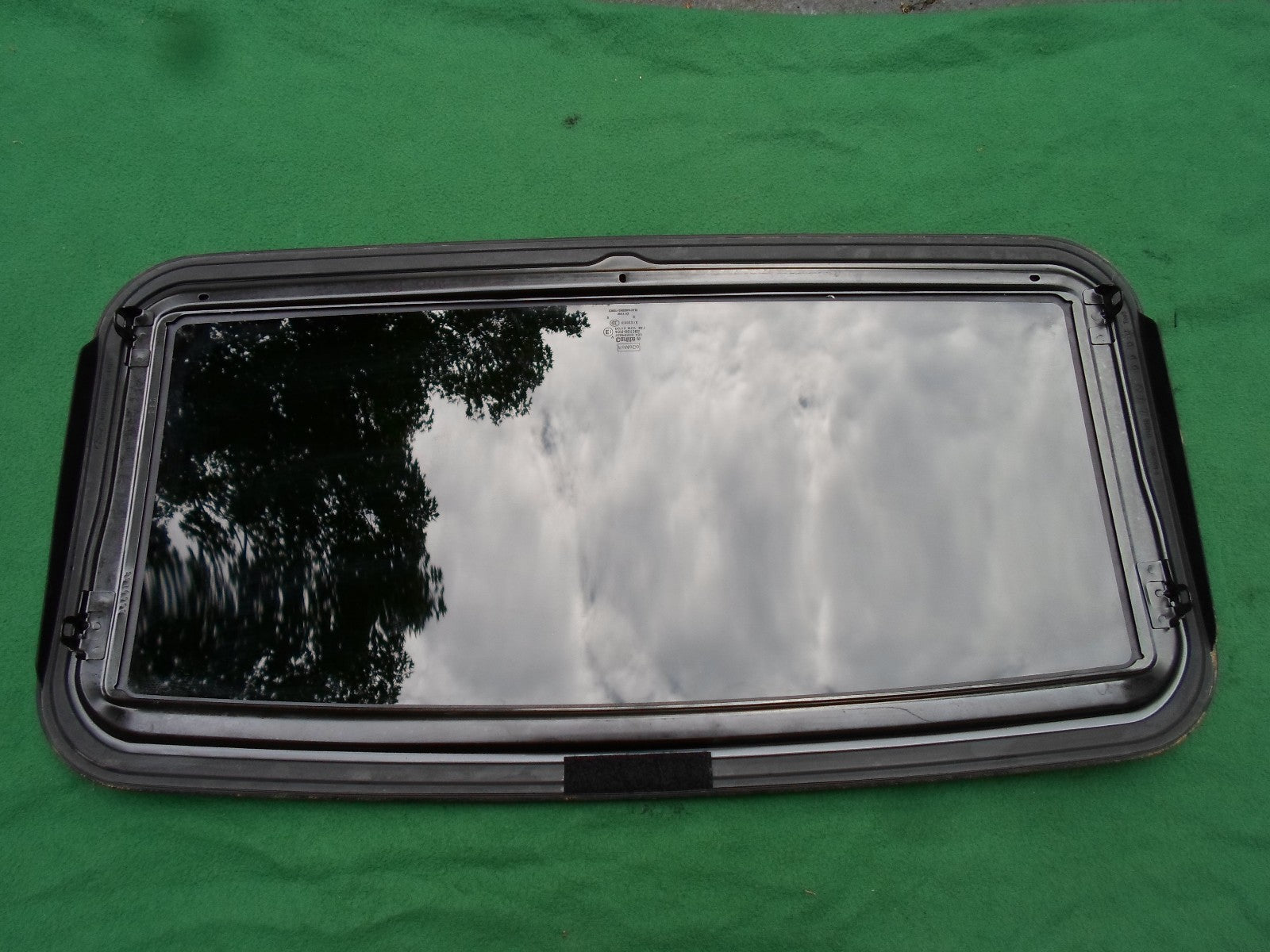 2013 YEAR SPECIFIC OEM FACTORY FORD FOCUS SUNROOF GLASS NO ACCIDENT FREE SHIP - RarePartsFinder.Com