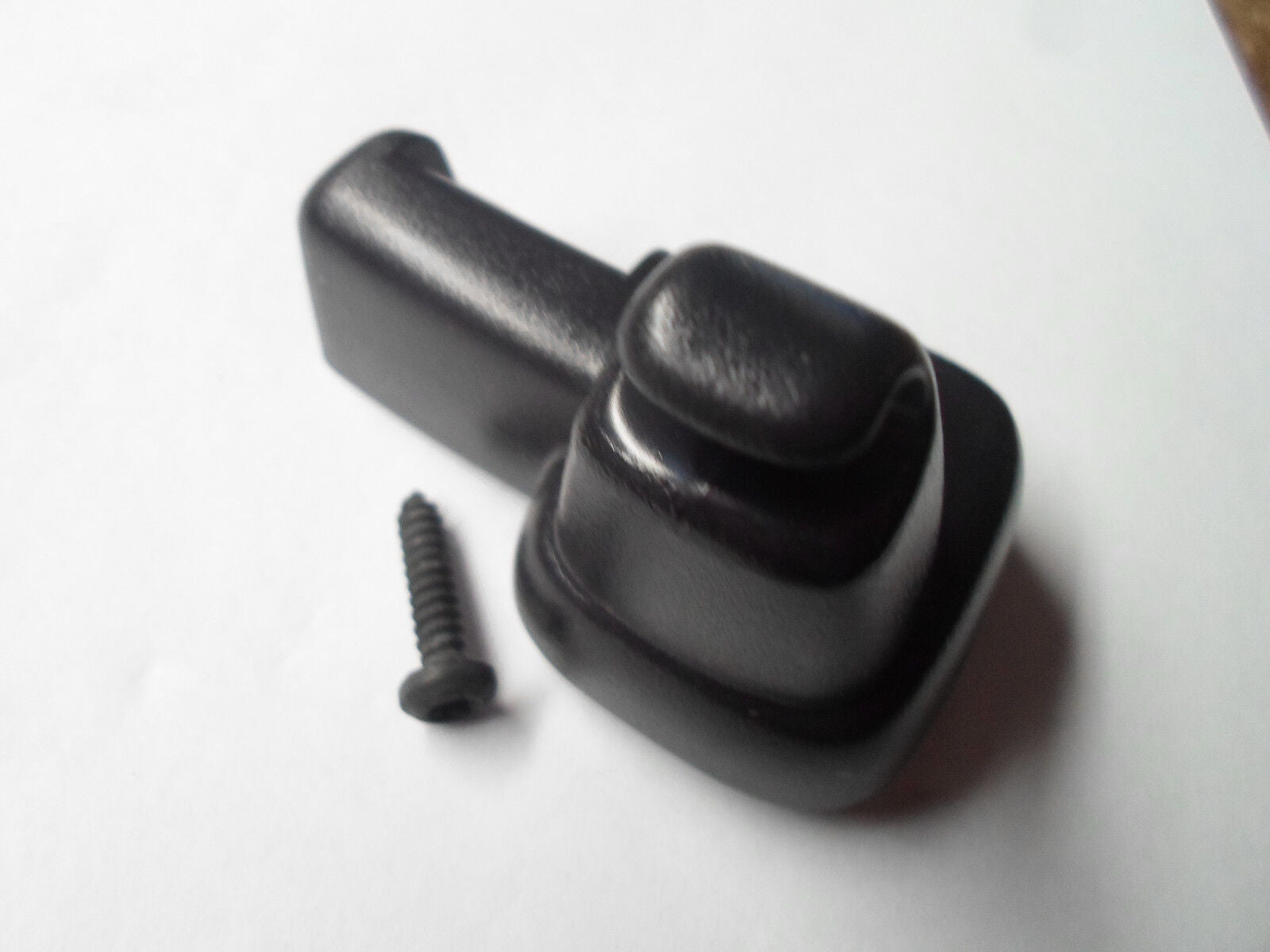2003 LINCOLN TOWN CAR PASSENGER DUAL SUN VISOR CLIP W/SCREW OEM FREE SHIPPING!