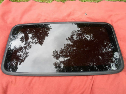 2001 LEXUS ES300 YEAR SPECIFIC OEM SUNROOF GLASS PANEL NO ACCIDENT!  FREE SHIPP