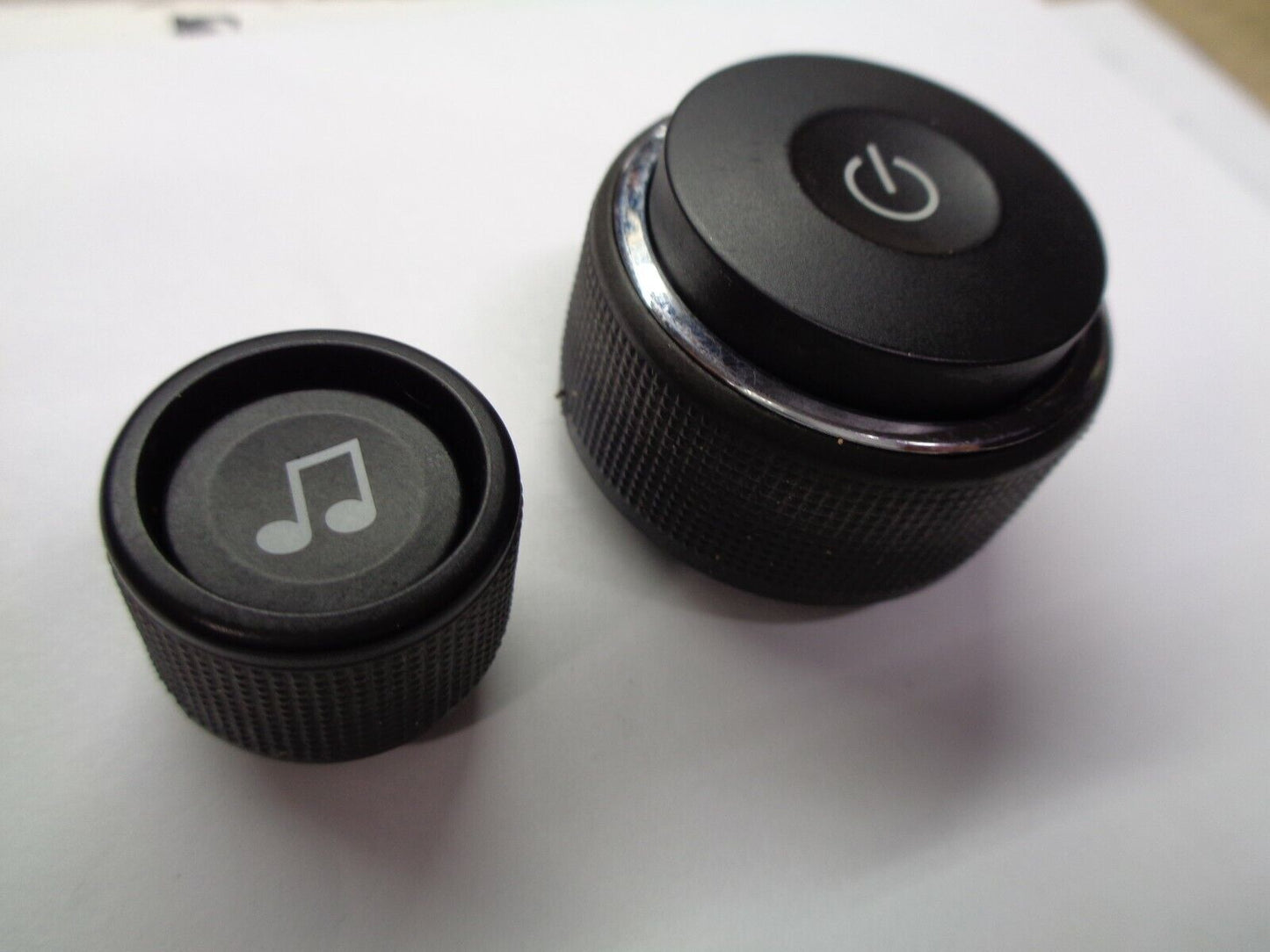 2007 2008 2009 SUZUKI XL-7 RADIO STEREO TUNER KNOB SET OEM FREE SHIPPING! - RarePartsFinder.Com