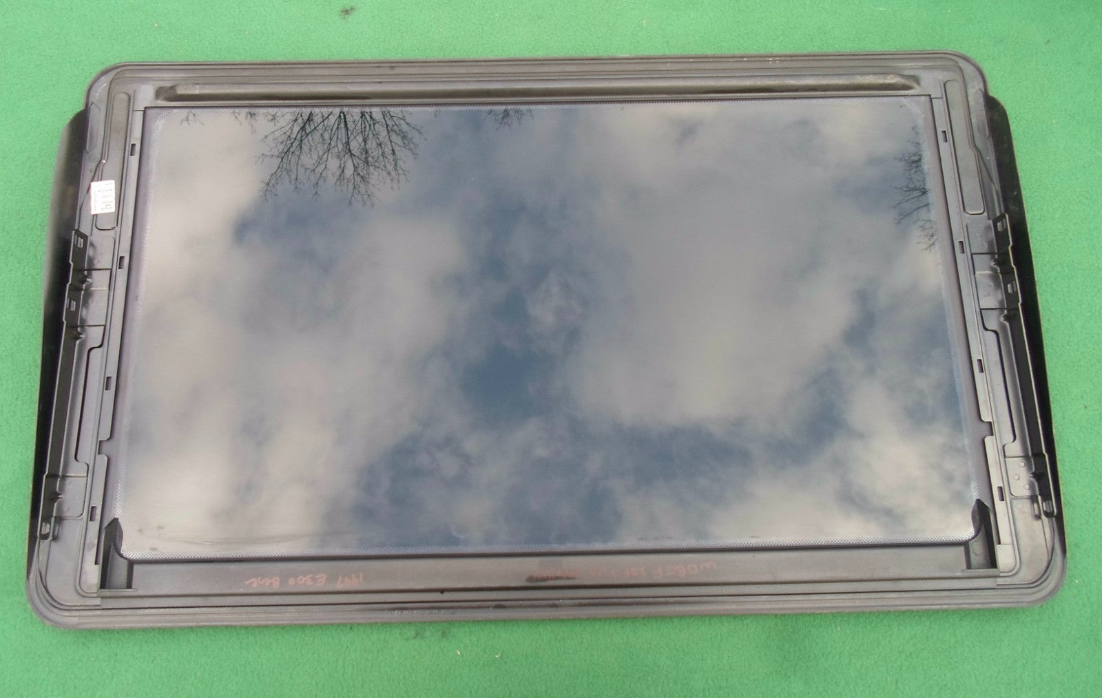 1997 MERCEDES BENZ E300 OEM YEAR SPECIFIC SUNROOF GLASS NO ACCIDENT FREE SHIP - RarePartsFinder.Com
