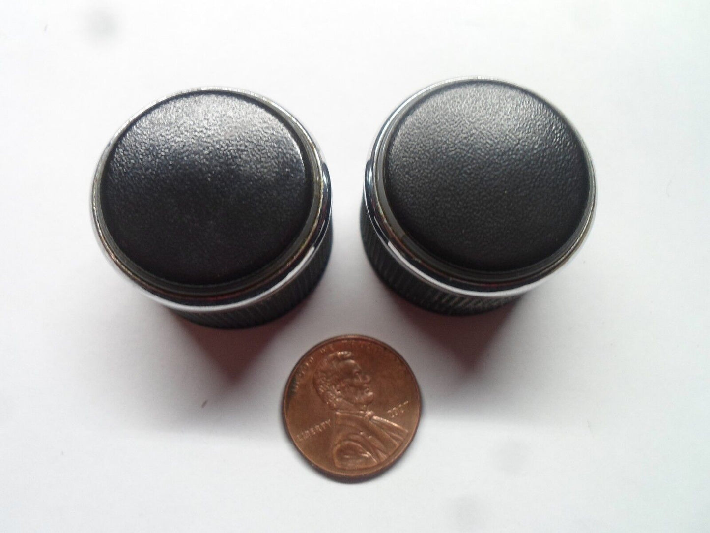 07 08 09 10 CHRYSLER SEBRING RADIO STEREO TUNER KNOB SET STYLE 1 OEM FREE SHIP - RarePartsFinder.Com