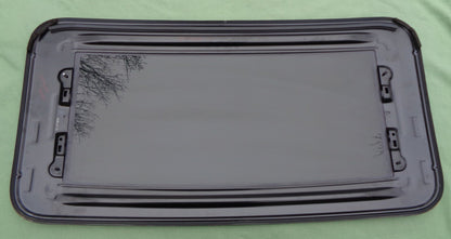 03 04 05 06  MITSUBISHI  OUTLANDER OEM FACTORY SUNROOF GLASS