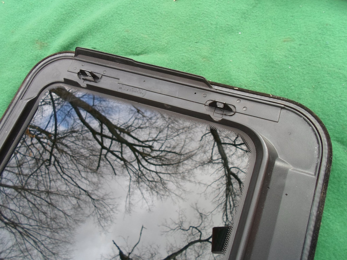 2003 FORD EXPLORER SPORT YEAR SPECIFIC SUNROOF GLASS  OEM FREE SHIPPING