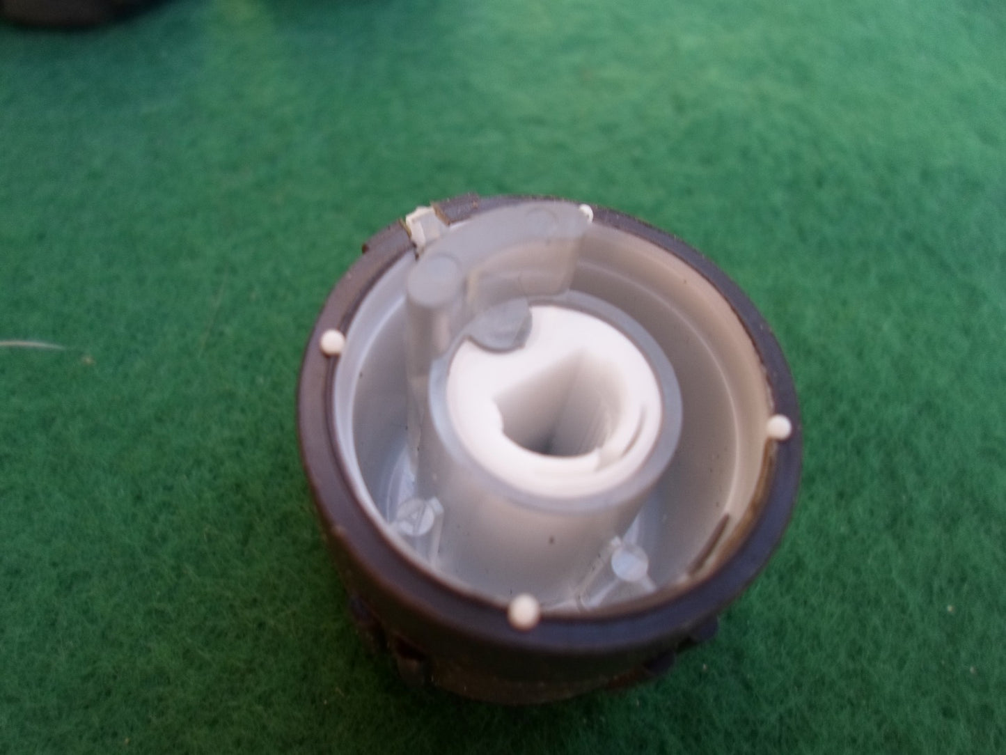 04 05 06 07 08 CHEVY MALIBU CLIMATE CONTROL HVAC KNOB SET OEM  15207612