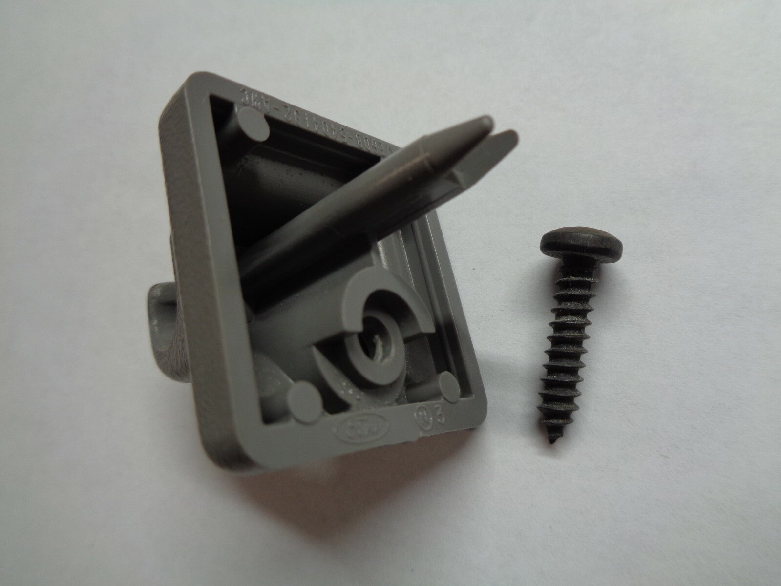 03 - 18 Ford E150 E250 E350 E450 ECONOLINE SUN VISOR CLIP  OEM FC3 - RarePartsFinder.Com