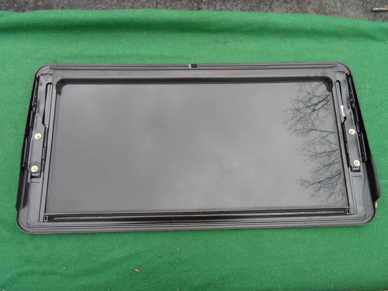 1996 MERCEDES BENZ  C280 YEAR SPECIFIC SUNROOF GLASS  OEM FREE SHIPPING