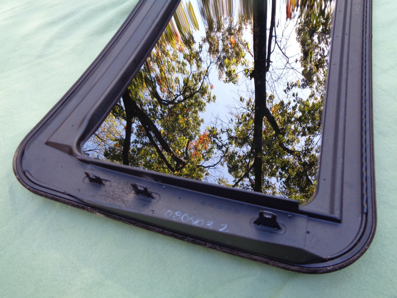 2006 VOLKSWAGON BEETLE YEAR SPECIFIC SUNROOF GLASS OEM FREE SHIPPING! - RarePartsFinder.Com