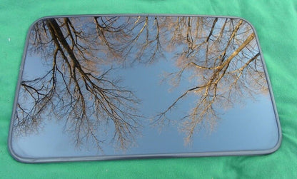 2008 YEAR SPECIFIC KIA SORENTO SUNROOF GLASS OEM  NO ACCIDENT  FREE SHIPPING! - RarePartsFinder.Com