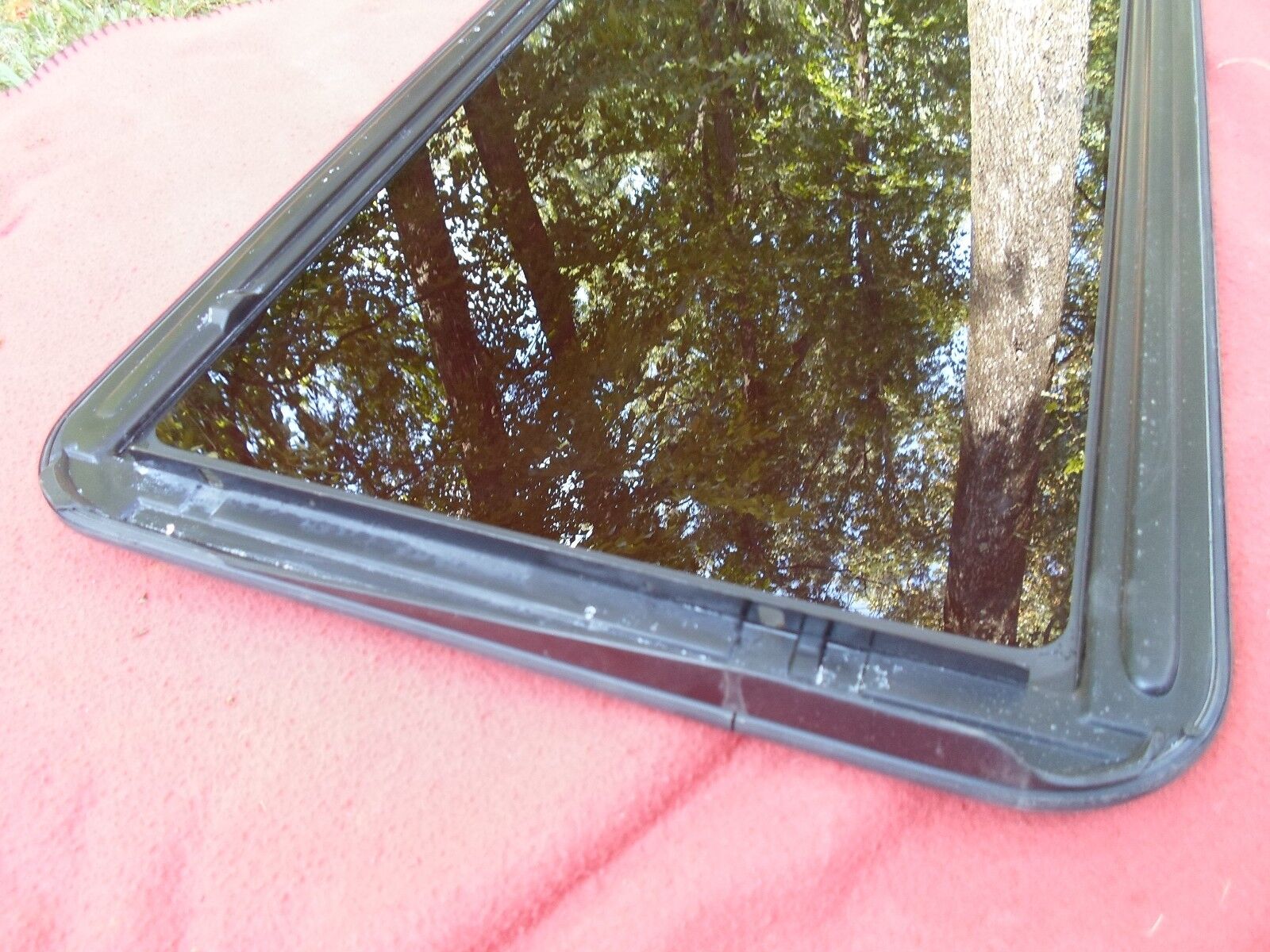 2005 CHEVY EQUINOX OEM SUNROOF GLASS PANEL NO ACCIDENT FREE SHIPPING! - RarePartsFinder.Com