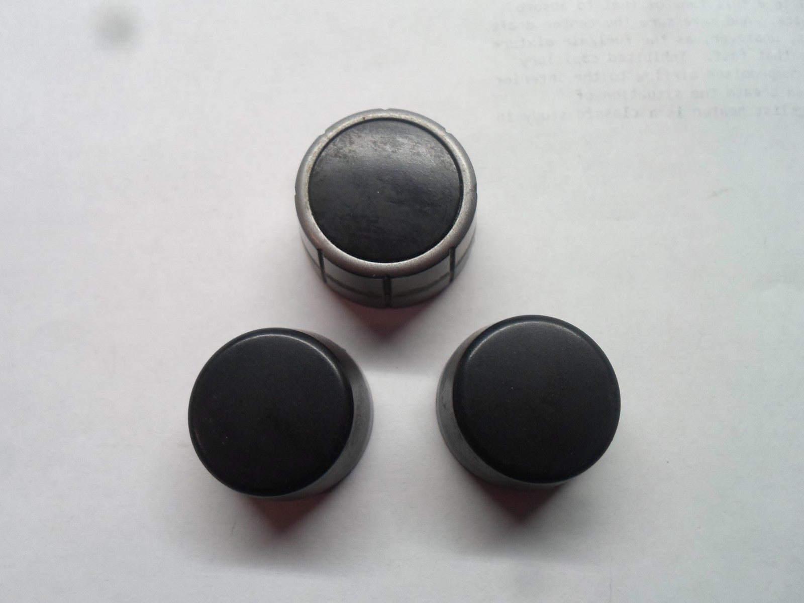 03 04 05 06 07 08 MAZDA 3  RADIO STEREO TUNER  CONTROL KNOB SET OEM
