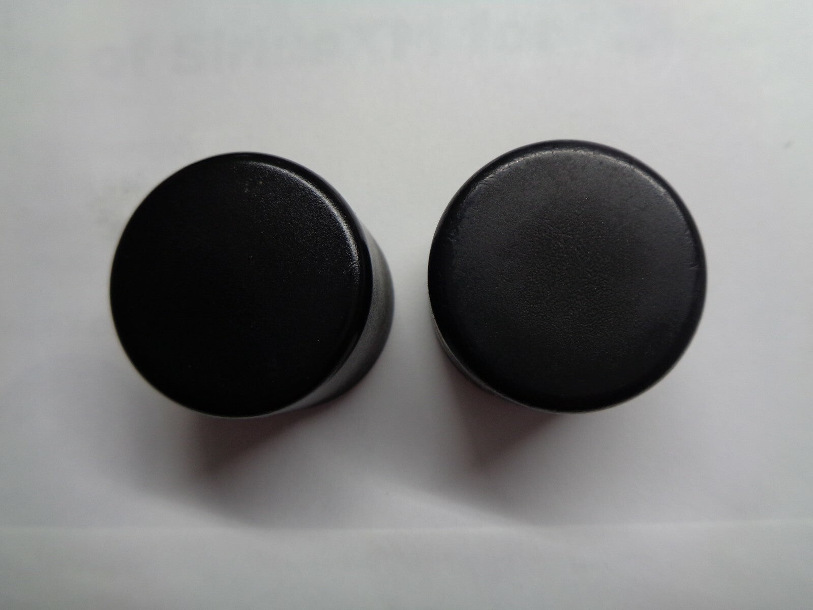 2005 2006 KIA SPECTRA RADIO STEREO TUNER  CONTROL KNOB SET OEM FREE SHIPPING!
