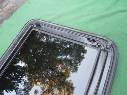 2002 TOYOTA AVALON YEAR SPECIFIC SUNROOF GLASS OEM FACTORY  NO ACCIDENT!