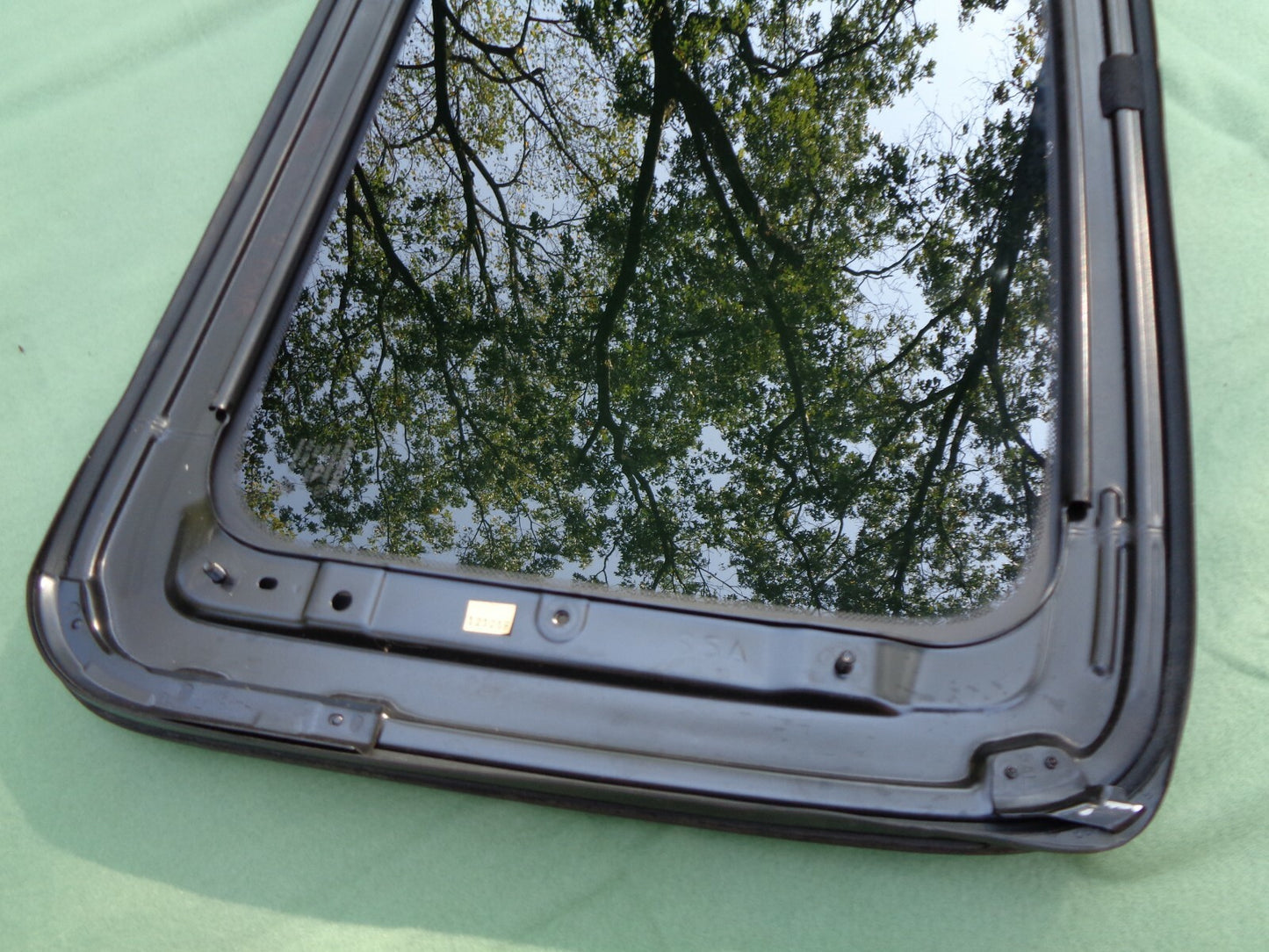 2002 HONDA CIVIC 4 DOOR YEAR SPECIFIC SUNROOF GLASS OEM FREE SHIPPING