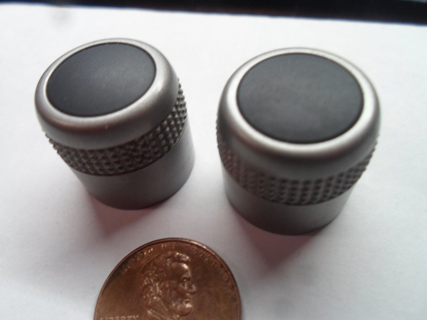 2008 2009 KIA RONDO STEREO TUNER RADIO KNOB SET PAIR OEM FREE SHIPPING! - RarePartsFinder.Com