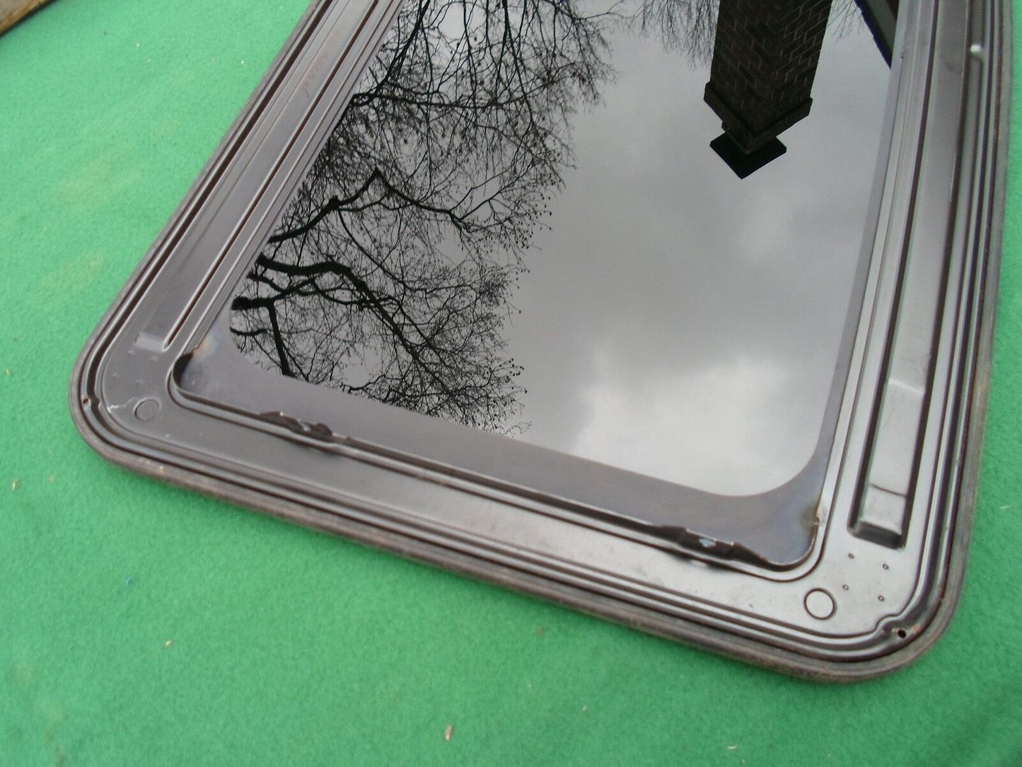 2002 CHEVY TRAILBLAZER  YEAR SPECIFIC SUNROOF GLASS PANEL  OEM FREE SHIPPING! - RarePartsFinder.Com