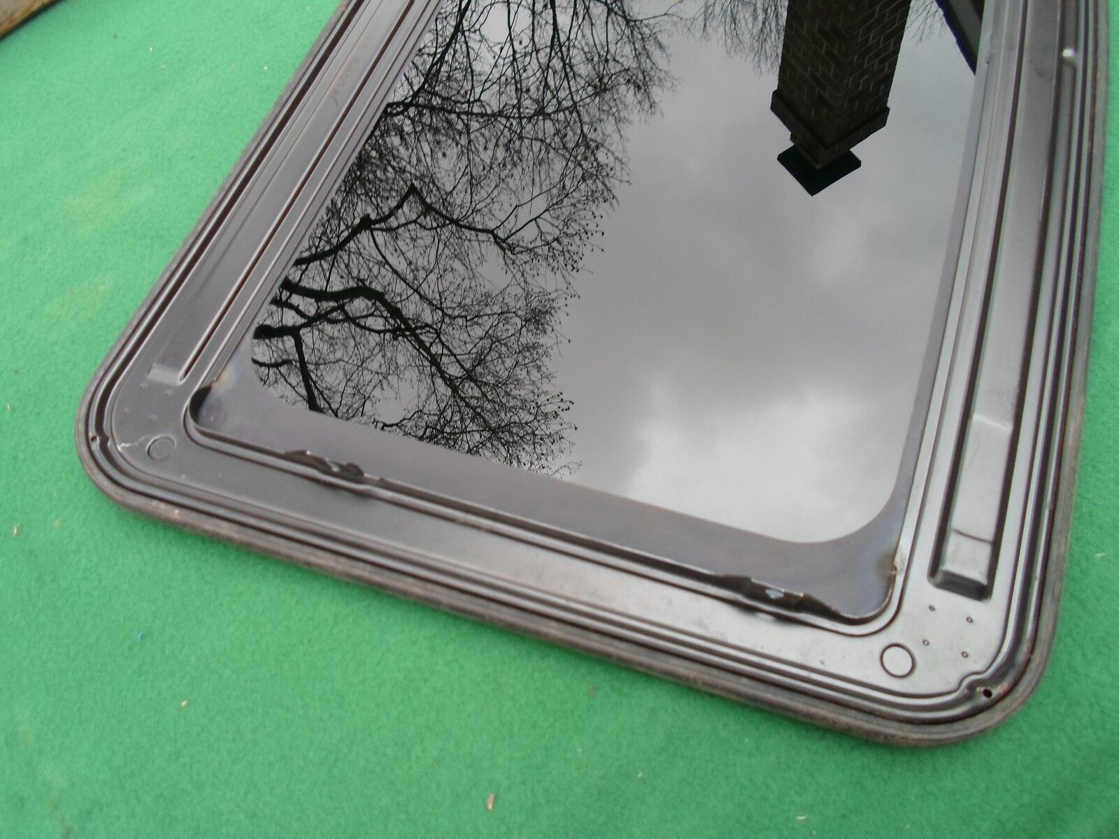 2002 CHEVY TRAILBLAZER  YEAR SPECIFIC SUNROOF GLASS PANEL  OEM FREE SHIPPING! - RarePartsFinder.Com