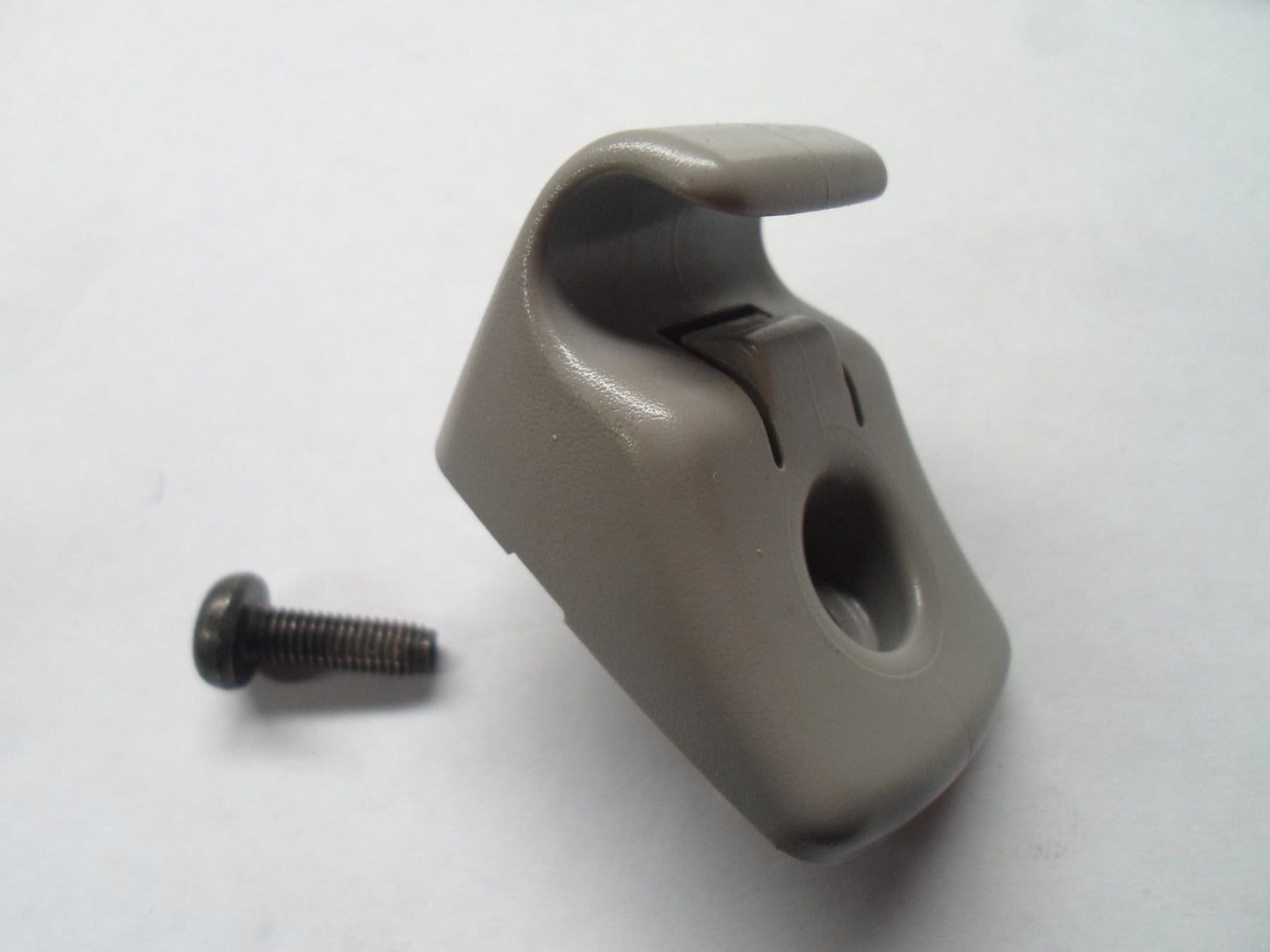 05 06 SAAB 9-2X SUN VISOR CLIP W/ MOUNT SCREW OEM 32009194 FREE SHIPPING SC1