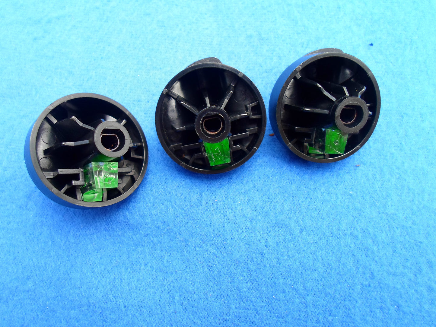 97 - 03 FORD F150 EXPEDITION CLIMATE CONTROL 3 KNOB SET GREEN LENS F65Z-18519-AB