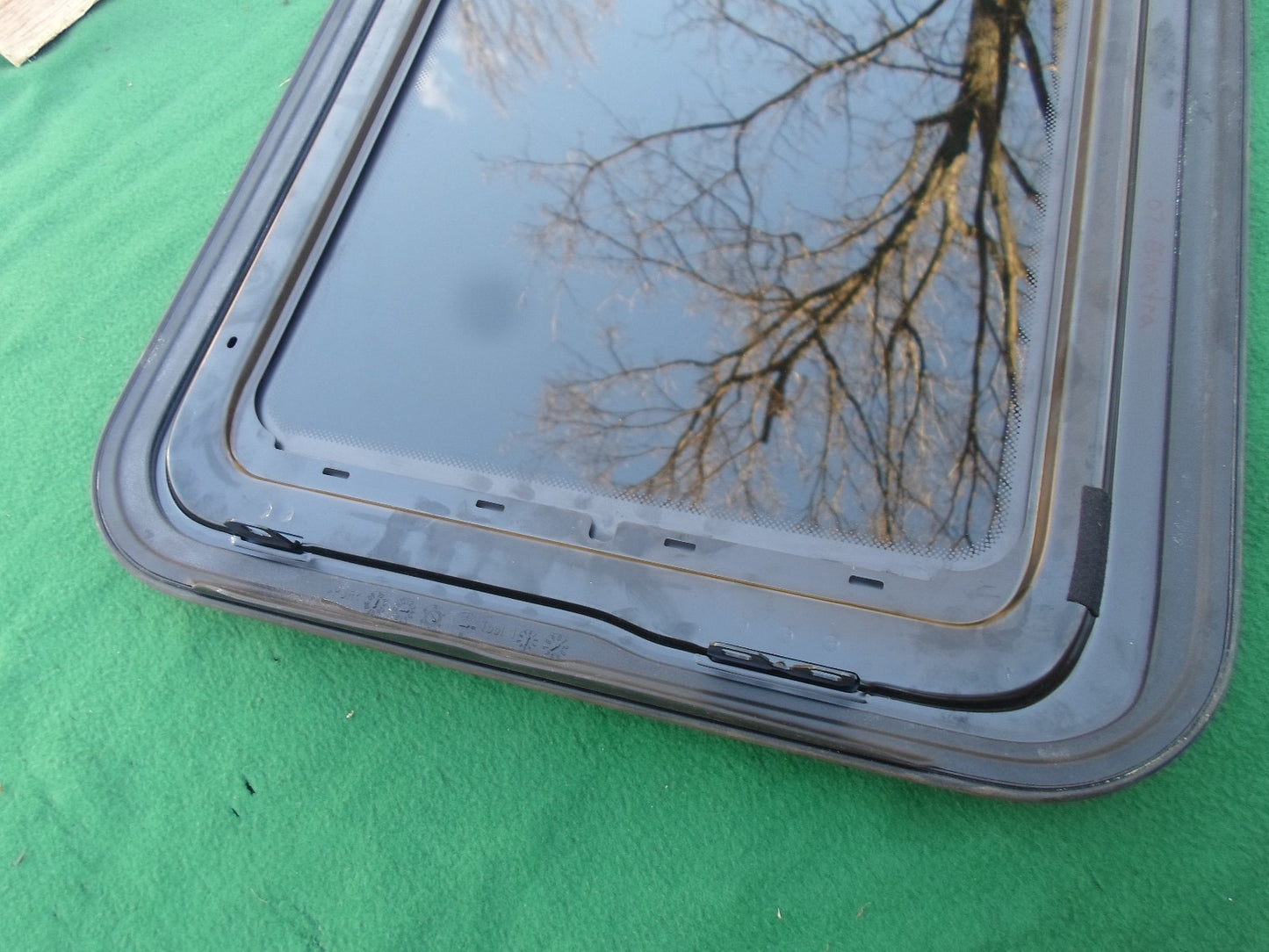 2006 - 2010 HYUNDAI ELANTRA OEM FACTORY SUNROOF GLASS NO ACCIDENT FREE SHIPPING! - RarePartsFinder.Com