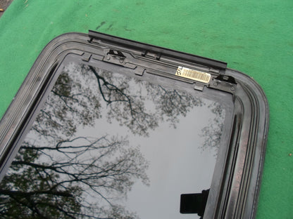 2006 LINCOLN ZEPHYR YEAR SPECIFIC OEM SUNROOF GLASS NO ACCIDENT  FREE SHIPPING! - RarePartsFinder.Com