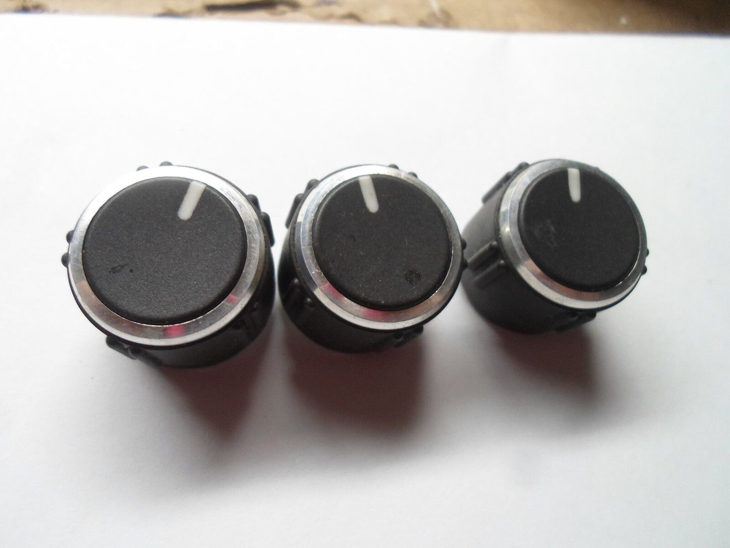04 05 06 07 CHEVY MALIBU  CLIMATE CONTROL HVAC KNOB SET  OEM FREE SHIPPING! - RarePartsFinder.Com