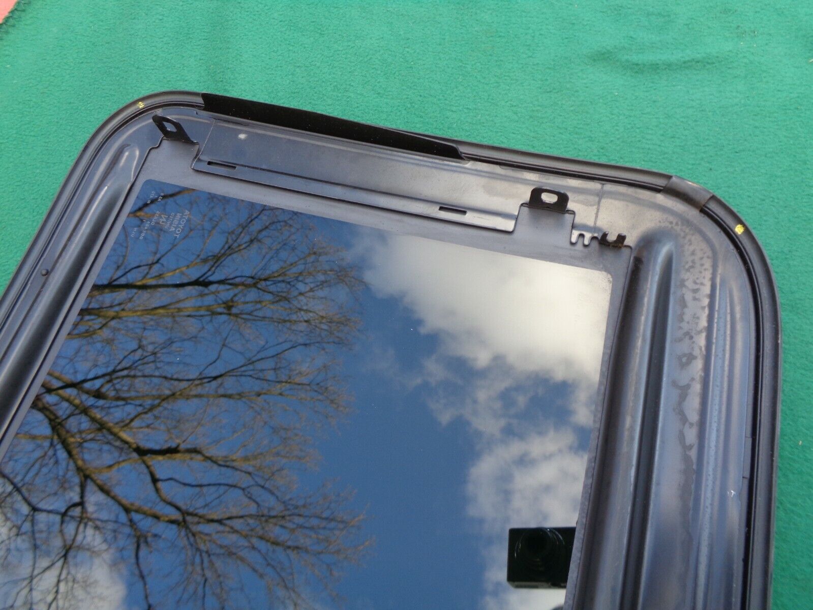 2009 YEAR SPECIFIC TOYOTA CAMRY OEM FACTORY SUNROOF GLASS FREE SHIPPING! - RarePartsFinder.Com