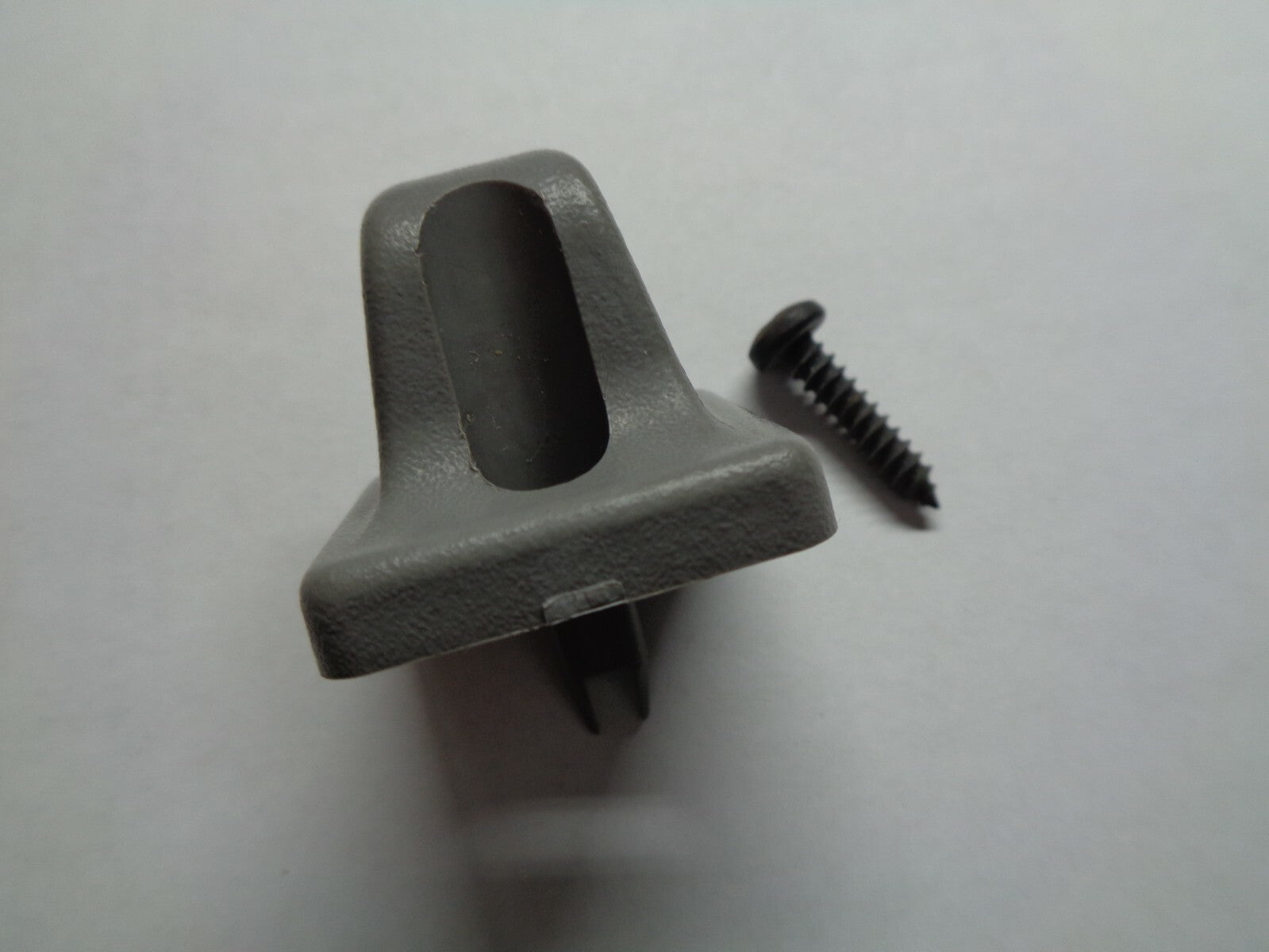 03 - 18 Ford E150 E250 E350 E450 ECONOLINE SUN VISOR CLIP  OEM FC3 - RarePartsFinder.Com