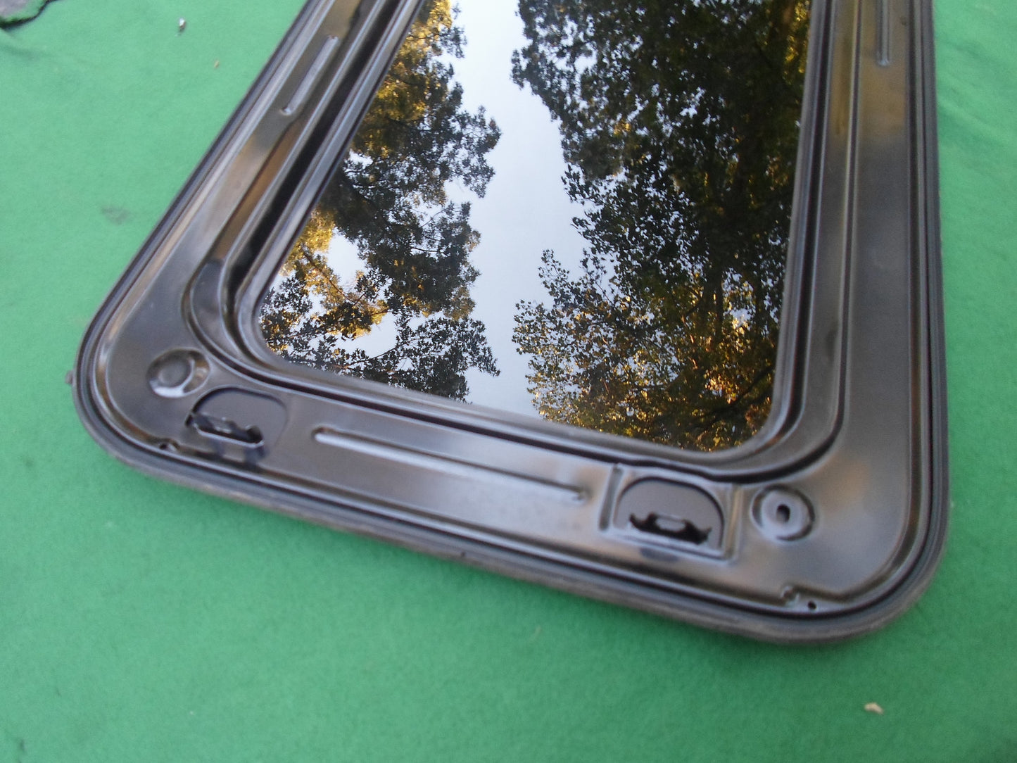 2004 MAZDA 3  OEM FACTORY YEAR SPECIFIC SUNROOF GLASS PANEL FREE SHIPPING!