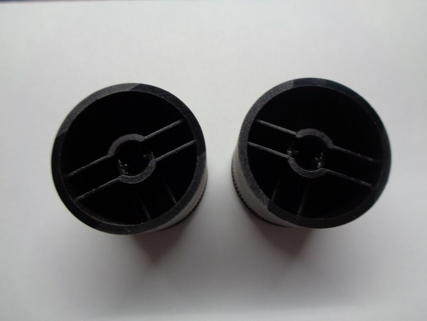 2007 2008 HYUNDAI VERA CRUZ STEREO TUNER RADIO KNOB SET OEM FREE SHIPPING! - RarePartsFinder.Com