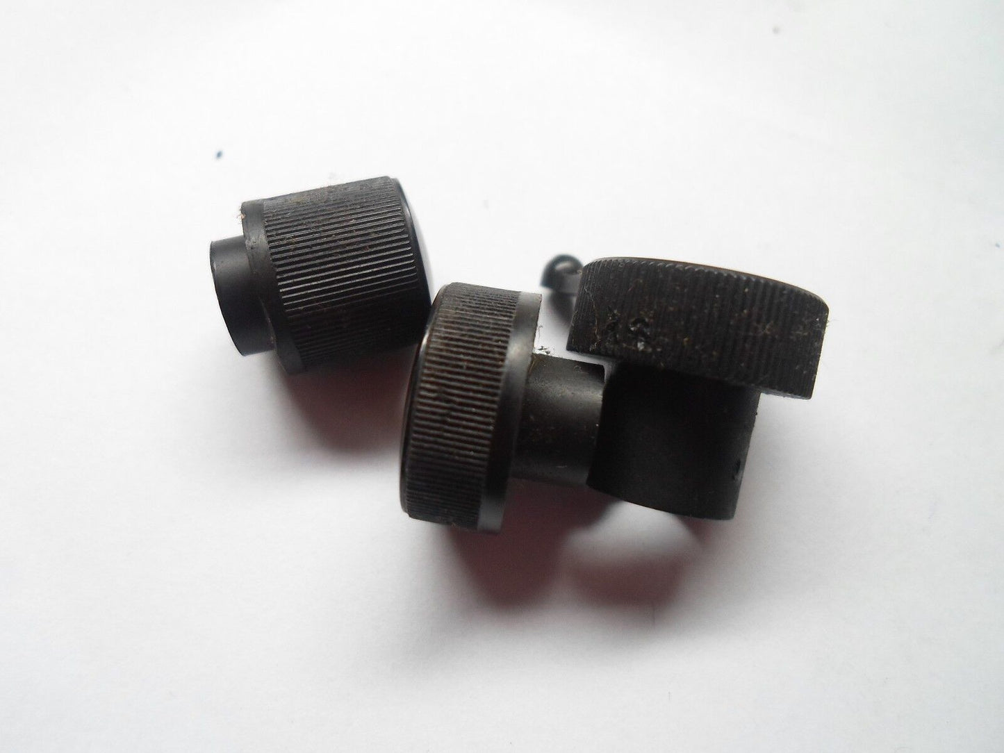2002 KIA SPORTAGE STEREO TUNER RADIO KNOB SET OEM FREE SHIPPING! - RarePartsFinder.Com