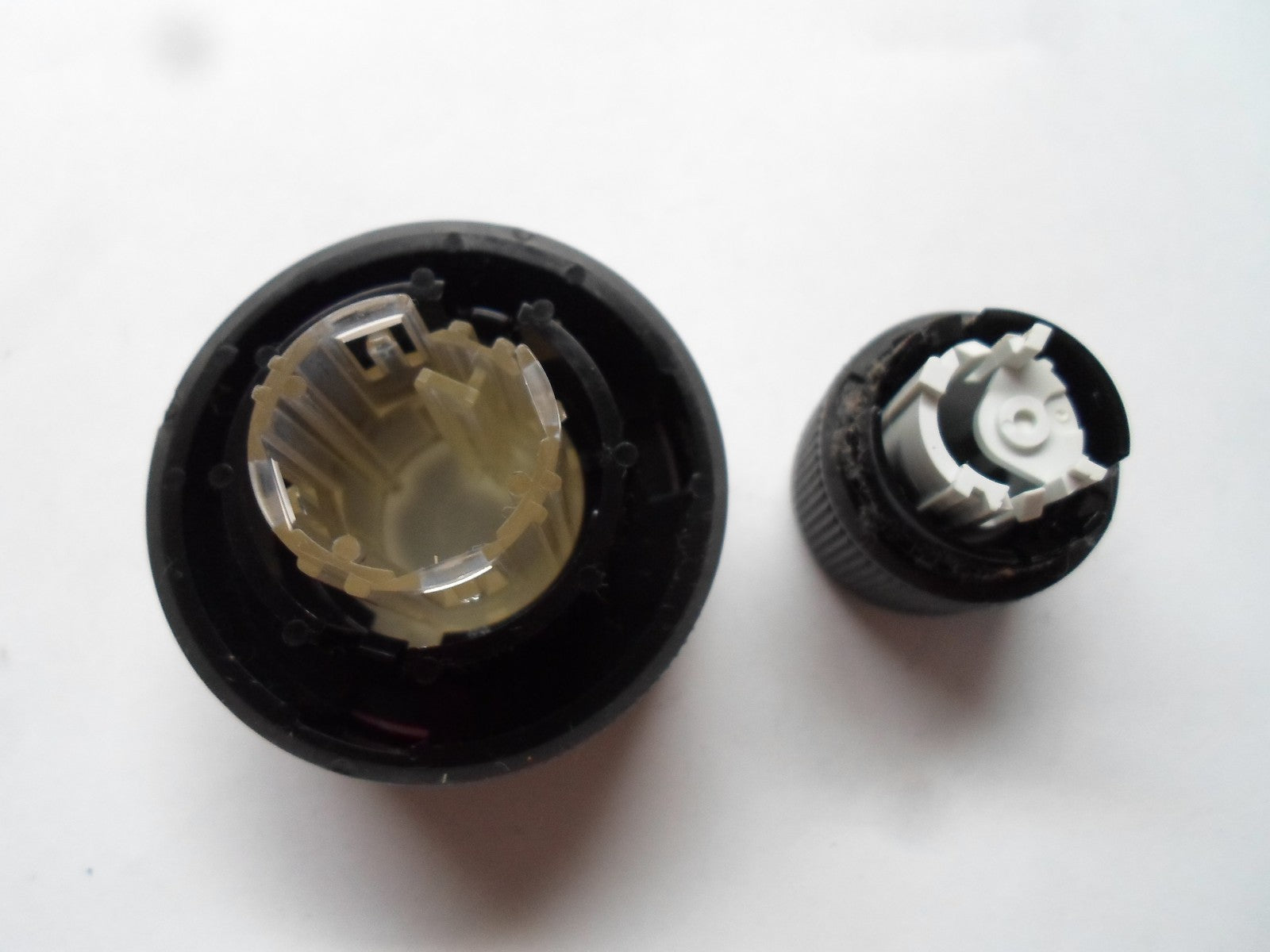 06 07 08 09 BUICK LUCERNE OEM RADIO STEREO TUNER KNOB SET  FREE SHIPPING! - RarePartsFinder.Com