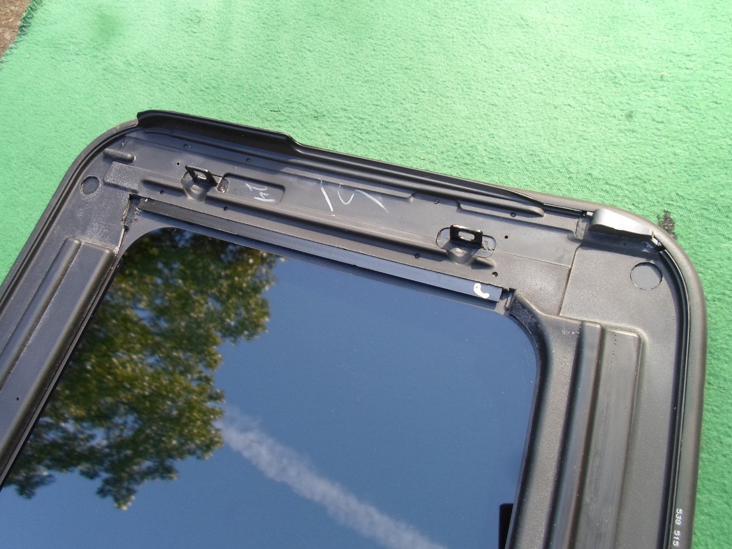 2013 CHEVY CRUZE YEAR SPECIFIC OEM FACTORY SUNROOF GLASS PANEL 13483907; 13232812; 13402192